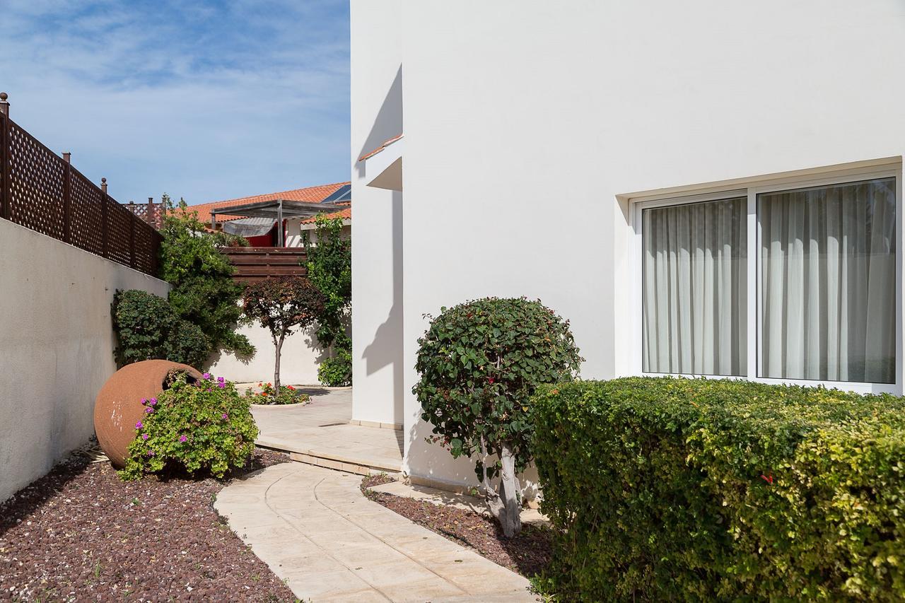 Coral Bay Sunbeam Villa Exterior photo